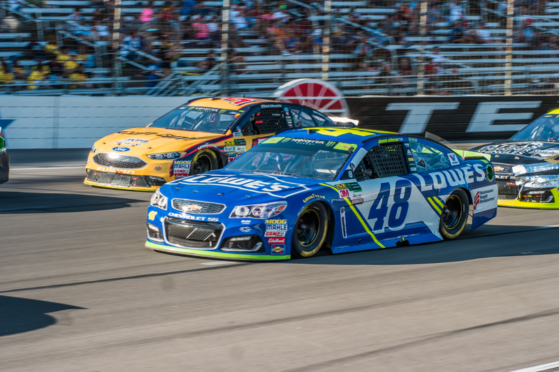 Illustration for article titled Take An Up-Close Look Into All The Inner Workings Of A NASCAR InfieldÂ